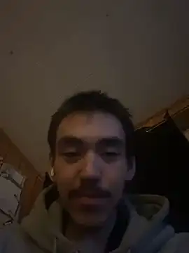 Snapshot of johnnyyyahh chatting on December 28, 4:30 pm johnnyyyahh online show from December 28, 4:30 pm