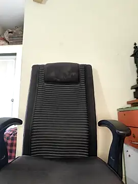 Snapshot of Mr_Handsome_hunk chatting on October 9, 4:10 am Mr Handsome hunk online show from October 9, 4:10 am