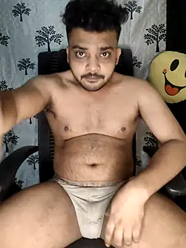 Snapshot of Mr_Handsome_hunk chatting on October 31, 6:53 pm Mr Handsome hunk online show from October 31, 6:53 pm