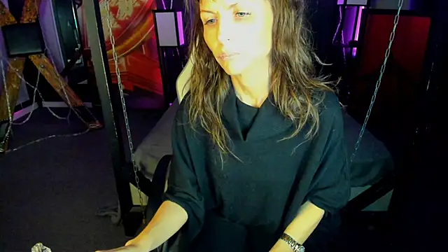 Snapshot of Elizabe_th chatting on January 19, 8:51 pm Elizabe th online show from January 19, 8:51 pm