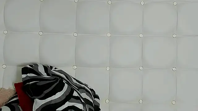 Snapshot of MelanieBrownn chatting on February 28, 6:20 pm MelanieBrownn online show from February 28, 6:20 pm