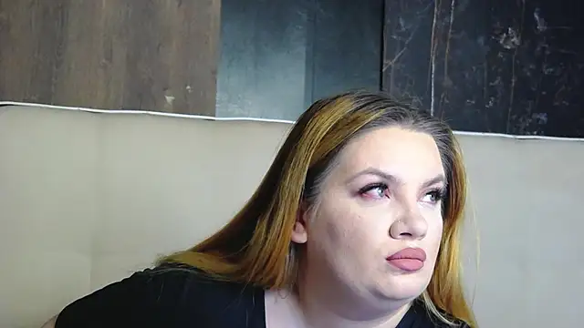 MelanieBrownn online show from January 15, 5:45 am