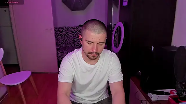 Snapshot of Michael_Wolfborn chatting on September 17, 2:41 pm Michael Wolfborn online show from September 17, 2:41 pm