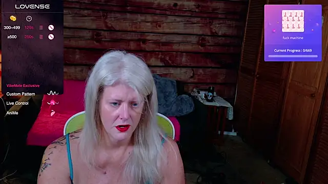 Snapshot of AliceHarlot chatting on October 24, 3:36 am AliceHarlot online show from October 24, 3:36 am