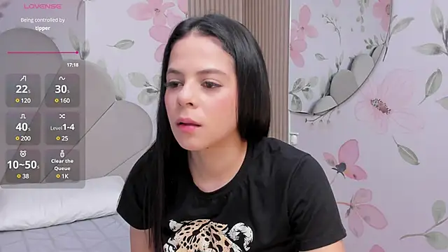 Snapshot of Sensual_Sophie_ chatting on March 17, 10:06 am Sensual Sophie online show from March 17, 10:06 am