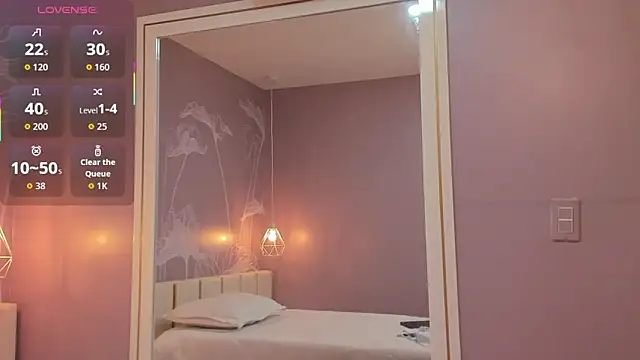 Snapshot of Sensual_Sophie_ chatting on September 23, 10:29 am Sensual Sophie online show from September 23, 10:29 am