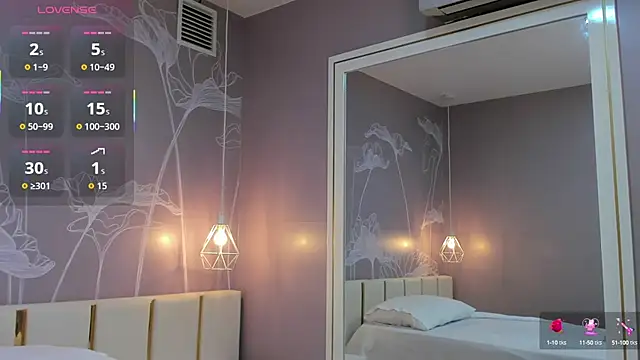 Snapshot of Sensual_Sophie_ chatting on October 7, 10:23 am Sensual Sophie online show from October 7, 10:23 am