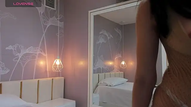 Snapshot of Sensual_Sophie_ chatting on October 10, 11:31 am Sensual Sophie online show from October 10, 11:31 am