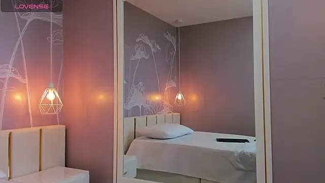 Snapshot of Sensual_Sophie_ chatting on October 14, 3:24 pm Sensual Sophie online show from October 14, 3:24 pm