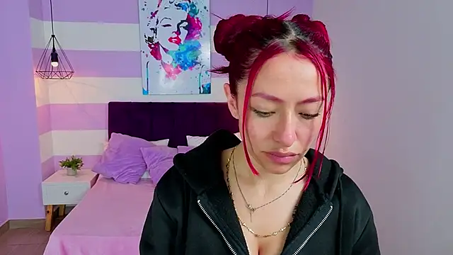 Snapshot of Scarlett__bell chatting on April 21, 1:28 pm Scarlett bell online show from April 21, 1:28 pm