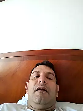 Snapshot of RogueTraveler chatting on December 5, 2:55 pm RogueTraveler online show from December 5, 2:55 pm