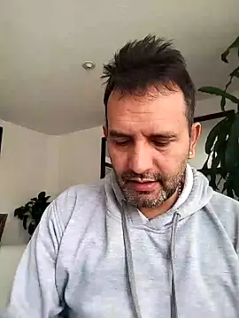 Snapshot of RogueTraveler chatting on February 3, 2:55 pm RogueTraveler online show from February 3, 2:55 pm