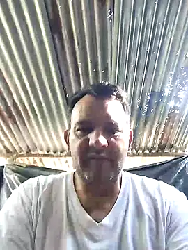 Snapshot of RogueTraveler chatting on February 19, 2:12 pm RogueTraveler online show from February 19, 2:12 pm