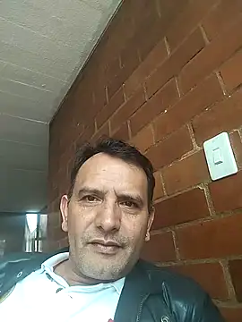 Snapshot of RogueTraveler chatting on March 2, 4:10 pm RogueTraveler online show from March 2, 4:10 pm