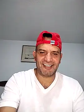 Snapshot of RogueTraveler chatting on September 13, 3:28 am RogueTraveler online show from September 13, 3:28 am