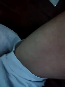 Snapshot of RogueTraveler chatting on September 14, 1:49 am RogueTraveler online show from September 14, 1:49 am