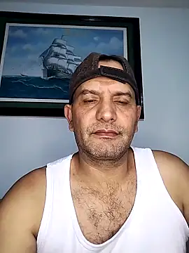 Snapshot of RogueTraveler chatting on September 16, 2:01 am RogueTraveler online show from September 16, 2:01 am