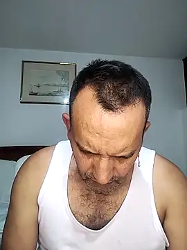 Snapshot of RogueTraveler chatting on September 17, 5:09 am RogueTraveler online show from September 17, 5:09 am