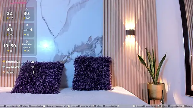 valentina lux online show from February 6, 9:11 am