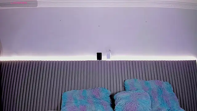 valentina lux online show from January 9, 7:15 pm