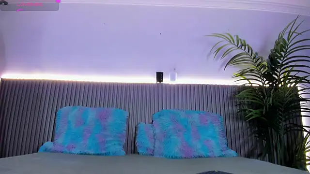 valentina lux online show from February 12, 7:20 pm