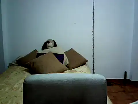 Snapshot of Hanna_Charming chatting on December 4, 1:03 am Hanna Charming online show from December 4, 1:03 am