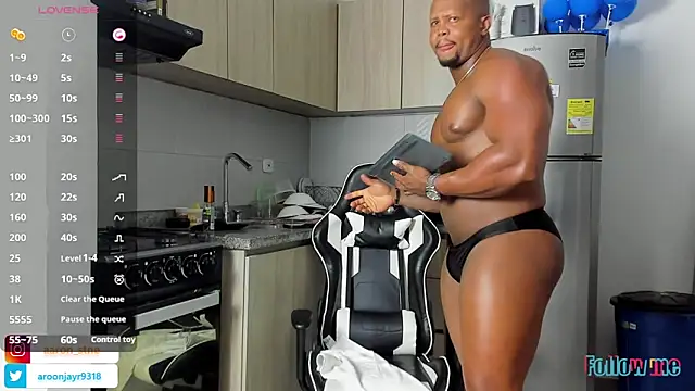 Snapshot of Aaron_ST chatting on October 24, 9:11 pm Aaron ST online show from October 24, 9:11 pm