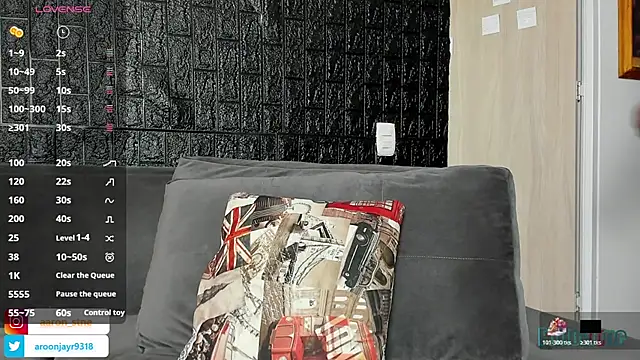 Snapshot of Aaron_ST chatting on October 29, 9:05 pm Aaron ST online show from October 29, 9:05 pm