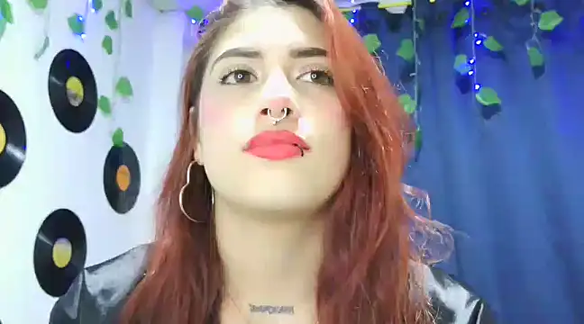 Snapshot of Darlyhooper1- chatting on March 13, 10:32 pm Darlyhooper1- online show from March 13, 10:32 pm