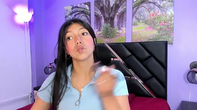 Snapshot of KimberlyVillaLobos chatting on October 1, 12:00 pm KimberlyVillaLobos online show from October 1, 12:00 pm