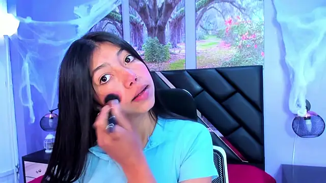 Snapshot of KimberlyVillaLobos chatting on October 23, 11:31 am KimberlyVillaLobos online show from October 23, 11:31 am