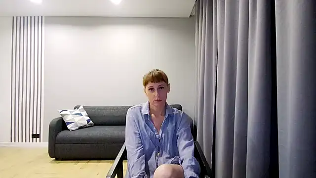 Daniella Lorente online show from December 9, 1:18 am