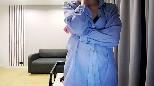 Daniella Lorente online show from January 26, 3:17 am