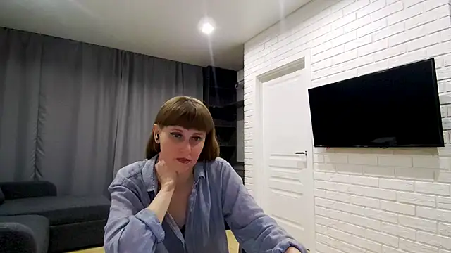 Daniella Lorente online show from May 14, 9:43 pm
