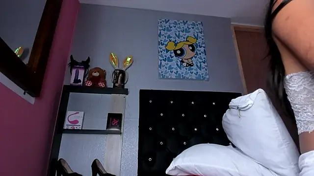 skinnycollins1 online show from February 12, 2:24 am