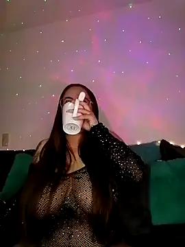 Snapshot of soofy__ chatting on November 12, 3:18 am soofy online show from November 12, 3:18 am