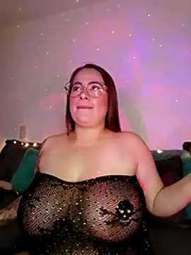 Snapshot of soofy__ chatting on March 12, 3:12 am soofy online show from March 12, 3:12 am