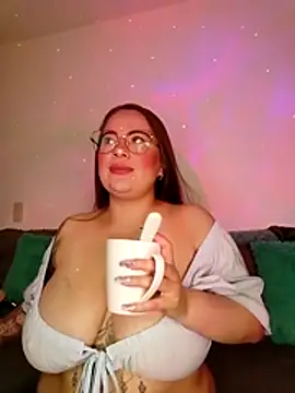 Snapshot of soofy__ chatting on March 17, 4:28 am soofy online show from March 17, 4:28 am