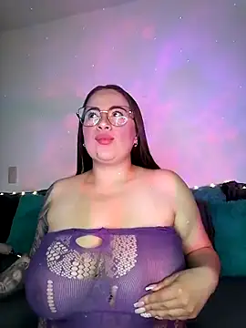 Snapshot of soofy__ chatting on May 20, 4:29 am soofy online show from May 20, 4:29 am