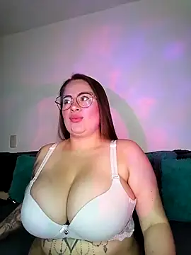 Snapshot of soofy__ chatting on May 24, 4:50 am soofy online show from May 24, 4:50 am
