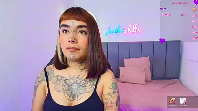 Snapshot of oliviia_tay chatting on February 18, 7:43 pm oliviia tay online show from February 18, 7:43 pm