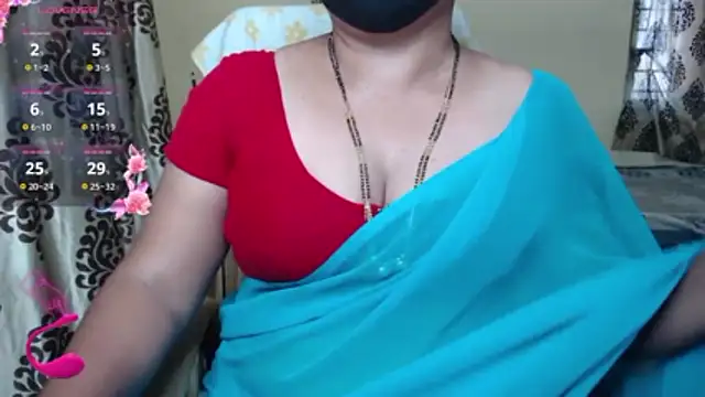 Snapshot of Queen_sakshi chatting on November 20, 5:40 am Queen sakshi online show from November 20, 5:40 am