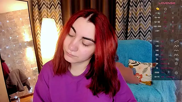 hannacheekss  online show from December 4, 2:10 am