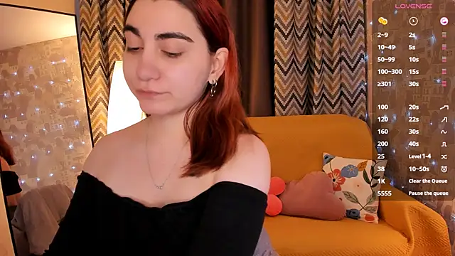 hannacheekss  online show from March 17, 2:05 am