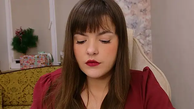 Snapshot of showmeparadise chatting on February 2, 2:10 am showmeparadise online show from February 2, 2:10 am