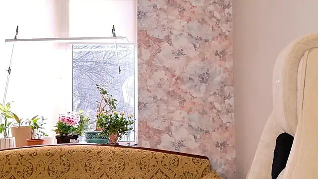 Snapshot of showmeparadise chatting on February 27, 2:50 pm showmeparadise online show from February 27, 2:50 pm