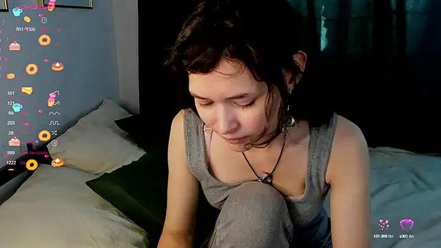 Emily Strikeee online show from October 3, 8:55 am