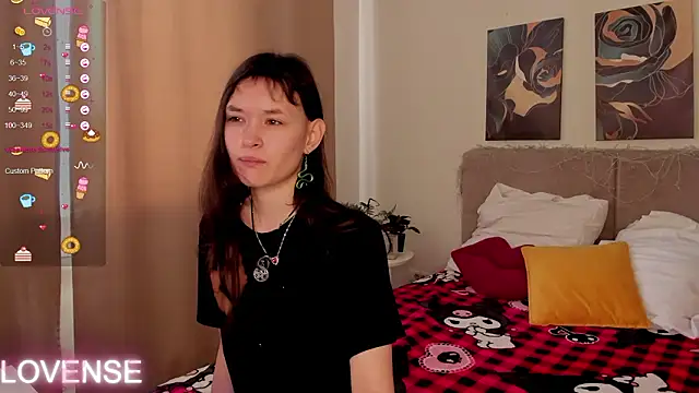 Snapshot of Emily_Strikeee chatting on February 24, 3:48 am Emily Strikeee online show from February 24, 3:48 am