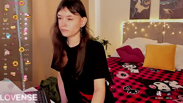 Snapshot of Emily_Strikeee chatting on February 26, 4:33 am Emily Strikeee online show from February 26, 4:33 am