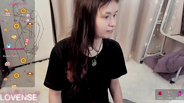 Snapshot of Emily_Strikeee chatting on March 16, 5:13 am Emily Strikeee online show from March 16, 5:13 am